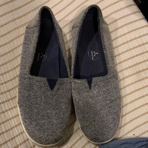 Tom’s Gray and Navy Slip-On